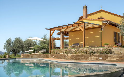 Villa Costa al Bagno: Piscine, Recours, Meubles, Mobilier De Jardin, Eco Hôtel, Ombre, Chaise, Pot De Fleur, Structure En Plein Air, Patio