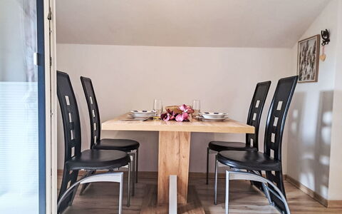 Lilly: Meubles, Sol, Design Intérieur, Sol, Bois, Table, Chaise, Table Cuisine Et Salle A Manger, Salle À Manger, Pièce