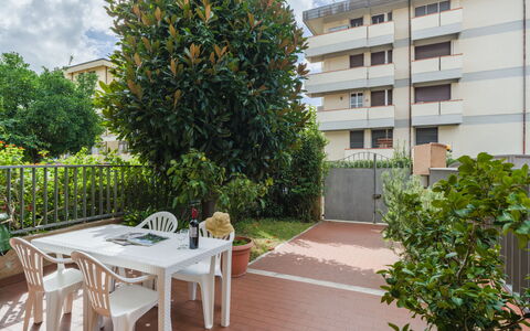 Casa Anna: Zone Résidentielle, Appartement, Balcon, Condominium, Jardin, Ombre, Cour, Aménagement Paysager, Arrière-Cour, Cour