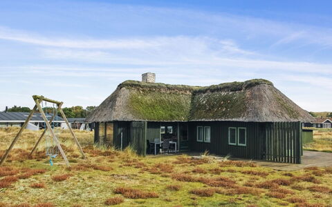 Asel - 1Km from the Sea: Chalet, Arrière-Cour, Cour, Batiments Jardin, Cabanon, Siding, Mobilier De Jardin, Cabane En Rondins, Structure En Plein Air, Cabane