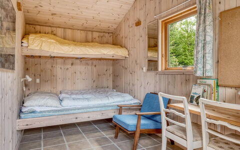 Ingamaj - 4Km from the Sea: Bois, Chambre, Plafond, Sol, Design Intérieur, Sol, Domicile, Meubles, Lit, Tache De Bois