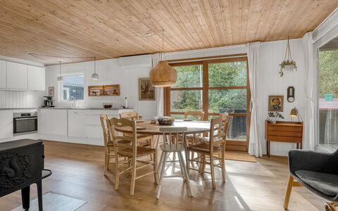 Ingamaj - 4Km from the Sea: Chalet, Arrière-Cour, Cour, Batiments Jardin, Cabanon, Siding, Mobilier De Jardin, Cabane En Rondins, Structure En Plein Air, Cabane