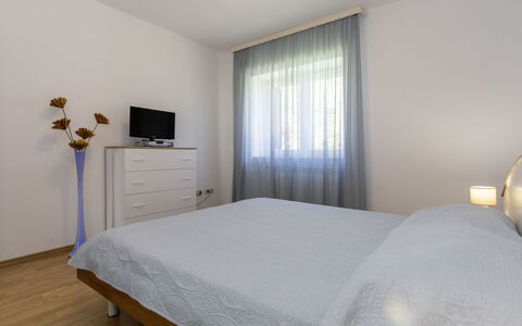 Meri: Lit, Meubles, Design Intérieur, Chambre, Sol, Sol, Bois, Plafond, Drap De Lit, Pièce