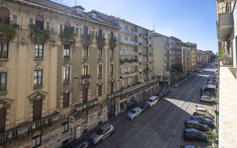 Nolo 51: Bâtiment, Ville, Zone Urbaine, Quartier, Appartement, Zone Résidentielle, Rue, Condominium, Zone Métropolitaine, Familiale