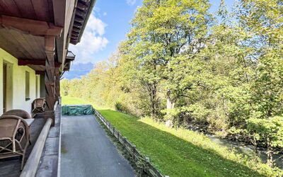 Oberndorf in Tirol 649: Zone Rurale, Chalet, Jardin, Passerelle, Aménagement Paysager, Ombre, Cour, Chemin, Ombre, Stock Photographie