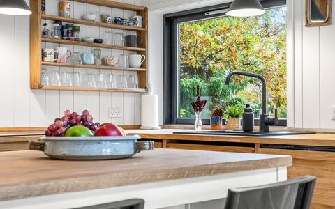 Sofija - from the Sea: Design Intérieur, Mur, Sol, Bois, Plafond, Meubles, Sol, Pièce, Éclairage, Appartement