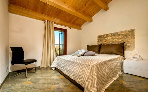 Villa La Musa: Meubles, Design Intérieur, Lit, Sol, Sol, Chambre, Mur, Bois, Pièce, Plafond