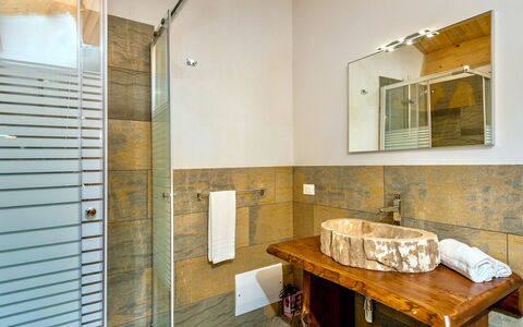 Villa La Musa: Sol, Design Intérieur, Sol, Mur, Luminaire Plomberie, Bois, Plafond, Salle De Bains, Lavabo, Éclairage