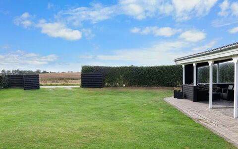 Rolfkarl - 250M from the Sea: Bleu, Chalet, Maison, Domicile, Ferme, Biens, Siding