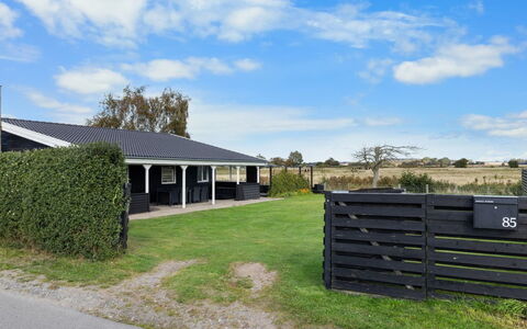 Rolfkarl - 250M from the Sea: Bleu, Chalet, Maison, Domicile, Ferme, Biens, Siding