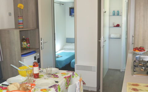 Duca Amedeo Camping Village: Des Loisirs, Loisir, Ombre, Mobilier De Jardin, Parc, Vacances, Eco Hôtel, Recours, Plate-Forme