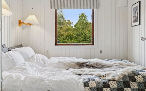 Baarde - 1.2Km from the Sea: Lit, Chambre, Literie, Meubles, Drap De Lit, Design Intérieur, Bois, Linge, Sol, Sol