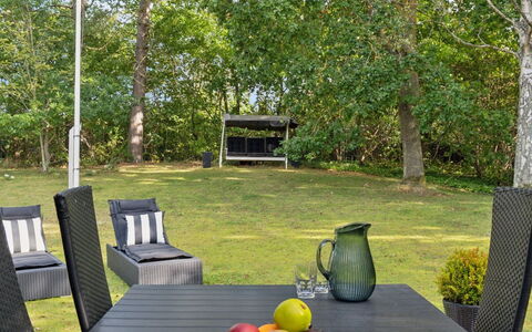 Baarde - 1.2Km from the Sea: Meubles, Mobilier De Jardin, Chaise, Table, Tableau De Plein Air, Jardin, Ombre, Pelouse, Arrière-Cour, Parc