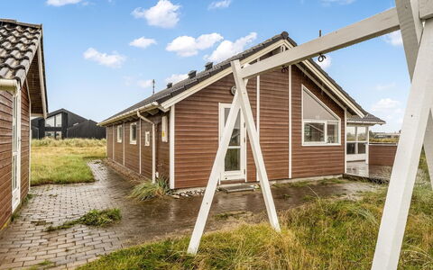 Bruse - 200M from the Sea: Bois, Toit, Domicile, Maison, Siding, Chalet, Zone Rurale, Cabanon, Dur, Planche