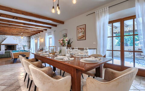 Nadua: Meubles, Design Intérieur, Sol, Table, Chaise, Bois, Sol, Plafond, Table Cuisine Et Salle A Manger, Salle À Manger