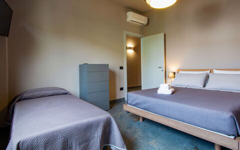 Michelle: Design Intérieur, Sol, Sol, Chambre, Pièce, Lit, Plafond, Cadre De Lit, Drap De Lit, Appartement