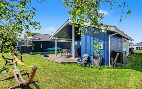 Roya - 100M from the Sea: Bleu, Chalet, Maison, Domicile, Ferme, Biens, Siding