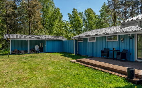 Alika - 300M from the Sea: Toit, Domicile, Lot Terre, Chalet, Ombre, Batiments Jardin, Cour, Biens, Jardin, Aménagement Paysager