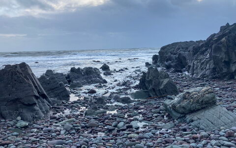 Ballycotton Holiday (Tr1+2) Apartment No 6: Roche, L'Eau, Environnement Naturel, Côte, Mer, Rive, Nuage, Cotiers Et Relief Océaniques, Noir