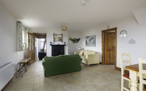Rhea Holiday Home Bantry: Meubles, Sol, Sol, Design Intérieur, Plafond, Pièce, Salon, Canapé, Chaise