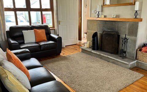 Achill Sound Holiday Village No 11: Chaise, Mobilier De Jardin, Cour, Balcon, Mélèze, Villa, Famille Pine, Eco Hôtel