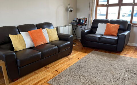 Achill Sound Holiday Village No 11: Chaise, Mobilier De Jardin, Cour, Balcon, Mélèze, Villa, Famille Pine, Eco Hôtel