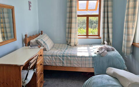 Achill Sound Holiday Village No 11: Chaise, Mobilier De Jardin, Cour, Balcon, Mélèze, Villa, Famille Pine, Eco Hôtel
