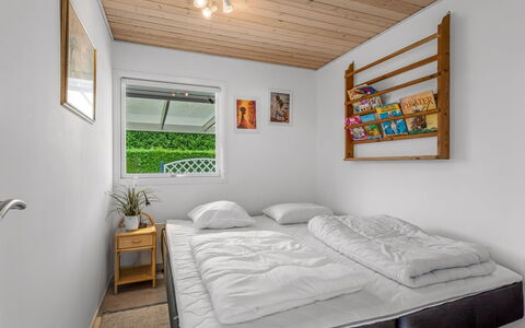 Einari - 500M from the Sea: Design Intérieur, Lit, Mur, Chambre, Meubles, Bois, Sol, Plafond, Sol, Drap De Lit