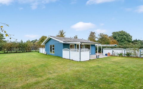 Einari - 500M from the Sea: Chalet, Arrière-Cour, Cour, Batiments Jardin, Cabanon, Siding, Mobilier De Jardin, Cabane En Rondins, Structure En Plein Air, Cabane