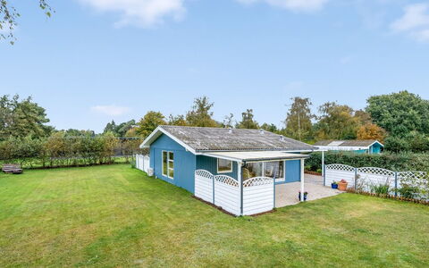 Einari - 500M from the Sea: Chalet, Arrière-Cour, Cour, Batiments Jardin, Cabanon, Siding, Mobilier De Jardin, Cabane En Rondins, Structure En Plein Air, Cabane