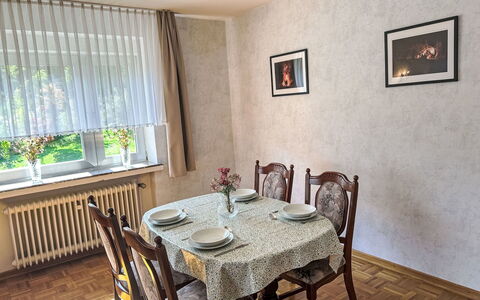 Celine: Meubles, Sol, Bois, Design Intérieur, Sol, Table Cuisine Et Salle A Manger, Salle À Manger, Pièce, Plafond, Marron