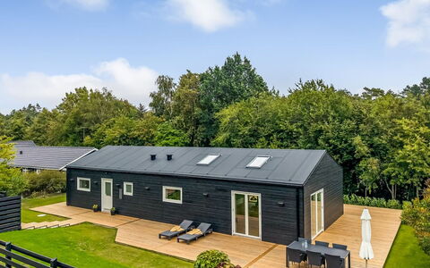 Assa - 500M from the Sea: Bois, Chalet, Maison, Domicile, Porte, Dur, Batiments Jardin, Tache De Bois, Cabane En Rondins, Planche