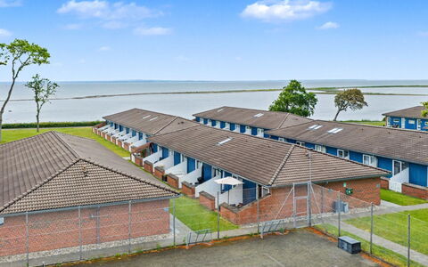 Asfrid - 80M from the Sea: Chalet, Arrière-Cour, Cour, Batiments Jardin, Cabanon, Siding, Mobilier De Jardin, Cabane En Rondins, Structure En Plein Air, Cabane