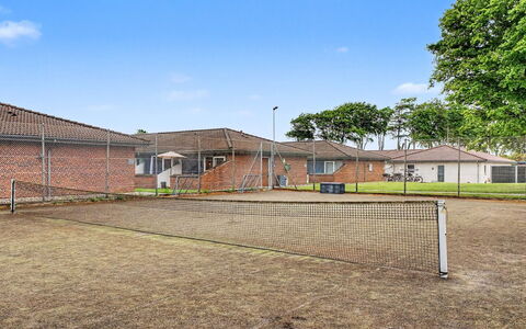 Asfrid - 80M from the Sea: Herbe, Zone Résidentielle, Lot Terre, Plaine, Escrime Wire, -Link Escrime Chain, Pelouse, Ombre, Court De Tennis, Clôture