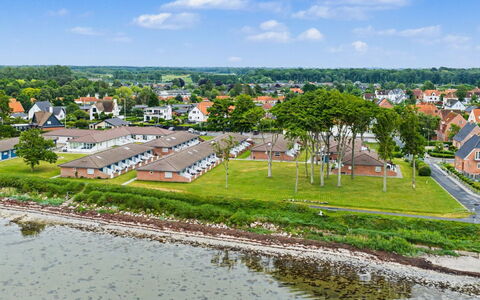 Asfrid - 80M from the Sea: Zone Résidentielle, Paysage, Maison, Domicile, Lot Terre, Établissements Humains, Design Urbain, Banlieue, Biens, Aménagement Paysager