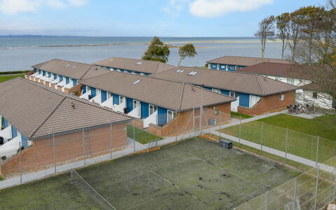 Asfrid - 80M from the Sea: Ombre, Hôtel, Balcon