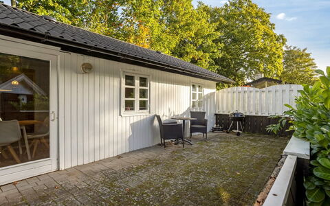 Ranka - 300M from the Sea: Chalet, Arrière-Cour, Cour, Batiments Jardin, Cabanon, Siding, Mobilier De Jardin, Cabane En Rondins, Structure En Plein Air, Cabane