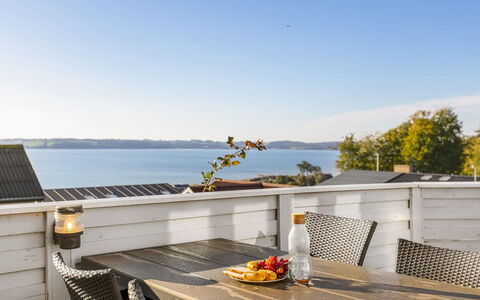 Valea - 600M from the Sea