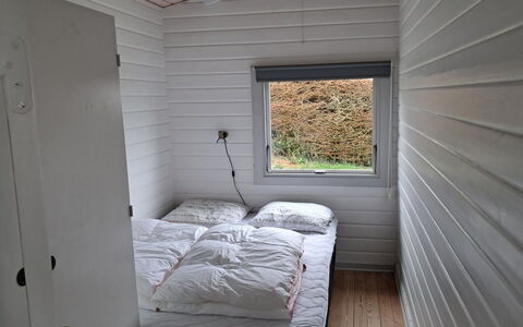 Valea - 600M from the Sea: Bois, Chambre, Dur, Plafond, Planche, Daylighting, Literie, Lit, Tache De Bois