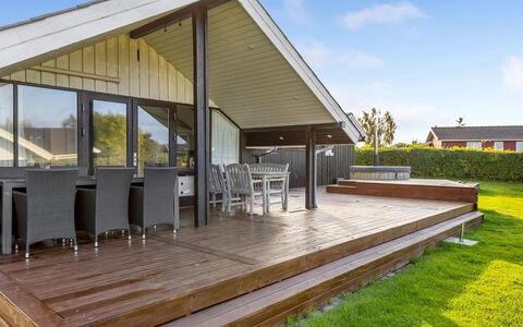 Filipa - 200M from the Sea: Bois, Architecture, Toit, Dur, Porche, Plate-Forme, Planche, Domicile, Composite, Ombre