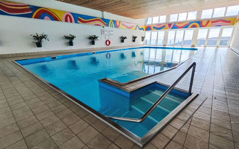 Sankt Urban 100: Sol, Piscine, Sol, Plafond, Recours, Salle, Centre De Loisirs, Hôtel, Ville Resort, Tuile