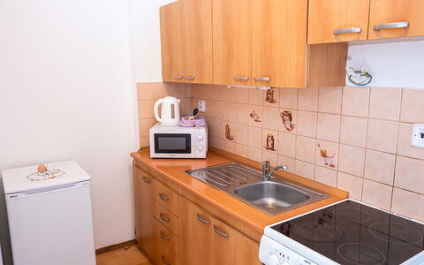 Profamily: Meubles, Sol, Bois, Evier, Sol, Design Intérieur, Cabinetry, Cuisine, Pièce, Principaux Appliance