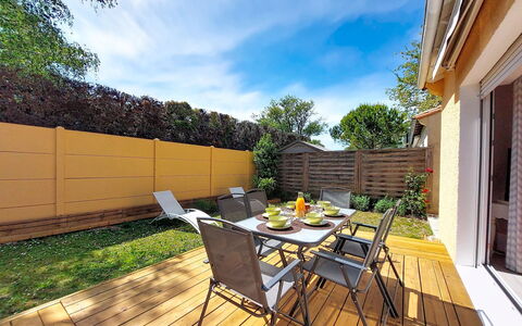 Les Floriales: Bois, Jardin, Meubles, Mobilier De Jardin, Arrière-Cour, Ombre, Cour, Tache De Bois, Aménagement Paysager, Chaise