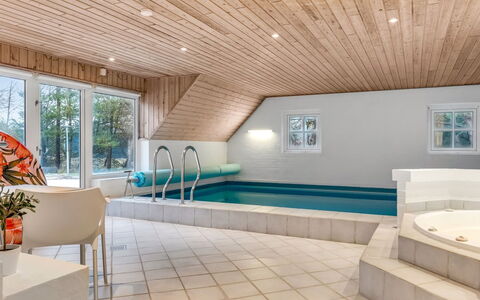 Alvina - 3.2Km from the Sea: Toit, Maison, Domicile, Chalet, Porte, Siding, Plate-Forme, Porche, Planche, Dur