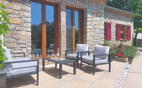 Les Pierres Fleuries: Meubles, Chaise, Mobilier De Jardin, Table, Tableau De Plein Air, Porte, Ombre, Table Cuisine Et Salle A Manger, Patio, Jardin