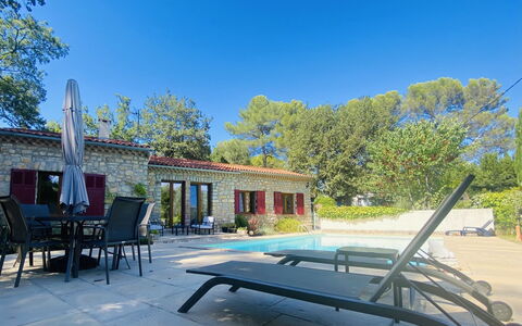 Les Pierres Fleuries: Piscine, Biens, Recours, Hacienda, Jardin, Aménagement Paysager, Villa, Mobilier De Jardin, Ombre, Ferme