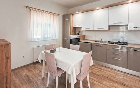 Josip: Meubles, Design Intérieur, Sol, Bois, Sol, Domicile, Cabinetry, Pièce, Éclairage, Cuisine