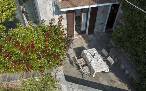 La Maison de Tobie: Design Urbain, Appartement, Pot De Fleur, Mobilier De Jardin, Cour, Jardin, Balcon, Plante D'Appartement, Cour, Tableau De Plein Air