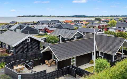 Lanica - 150M from the Sea: Chalet, Arrière-Cour, Cour, Batiments Jardin, Cabanon, Siding, Mobilier De Jardin, Cabane En Rondins, Structure En Plein Air, Cabane