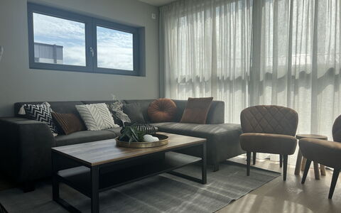 De Zeebries: Meubles, Design Intérieur, Canapé, Sol, Sol, Mur, Salon, Bois, Pièce, Domicile